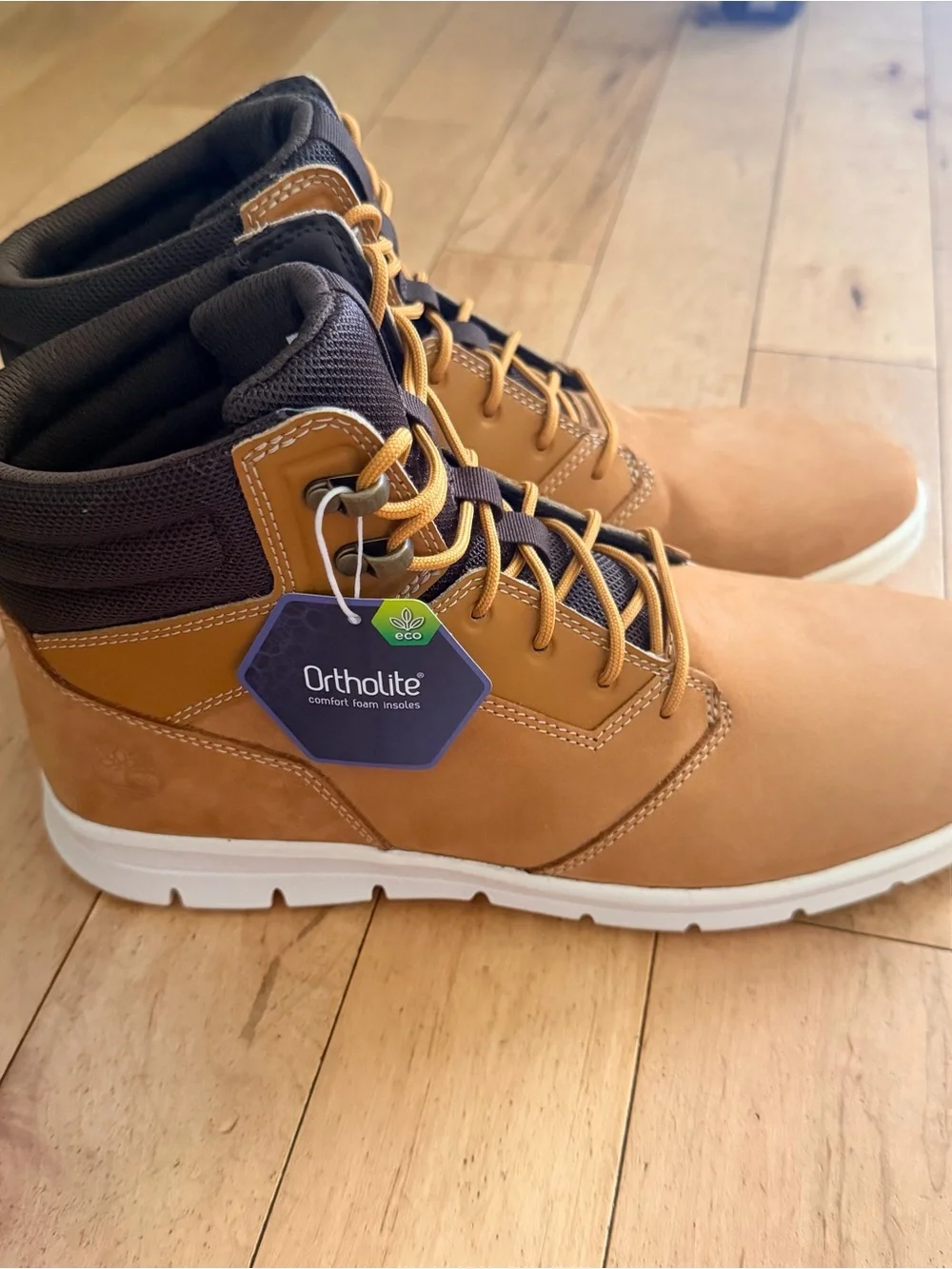Timberland Wheat and Black Lace-Up Men's Boots with Ortholite